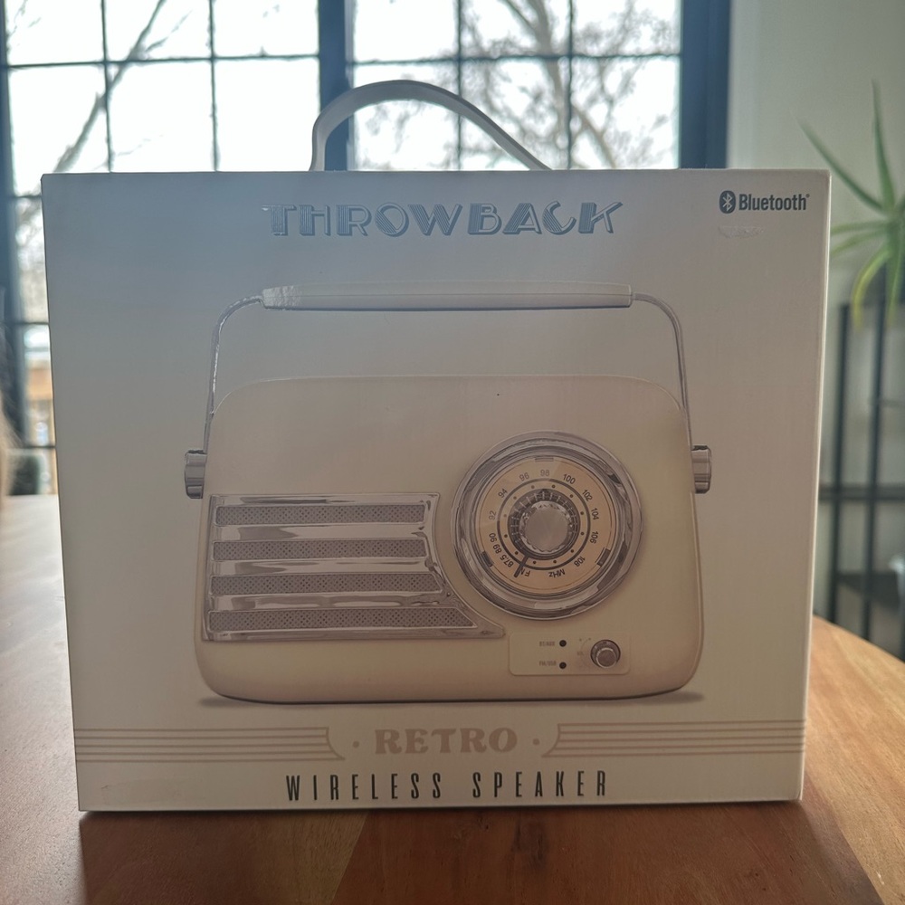 Retro Bluetooth Speaker - Cream